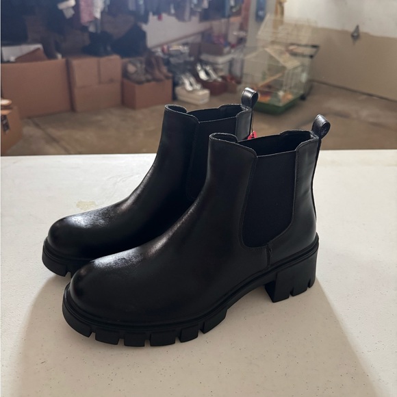 New Black Chunky Chelsea Boots - Picture 1 of 2